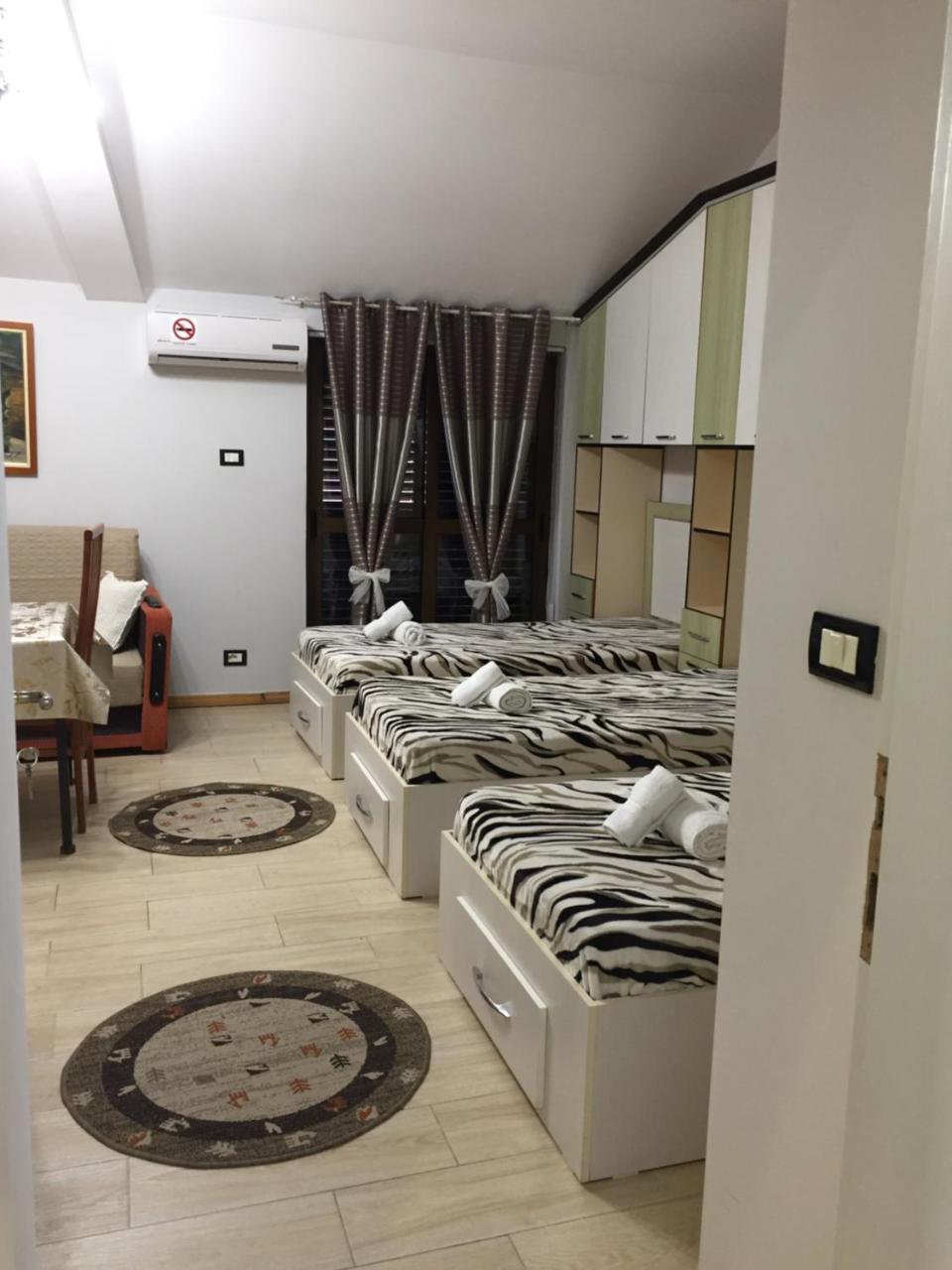 Lille France Apartments Shkoder Luaran gambar